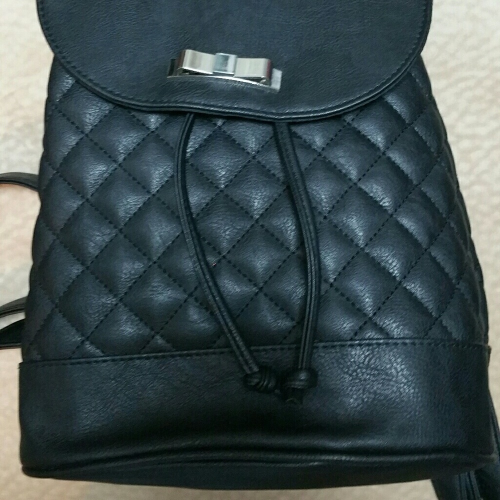 Bags - Picture 3 of 7